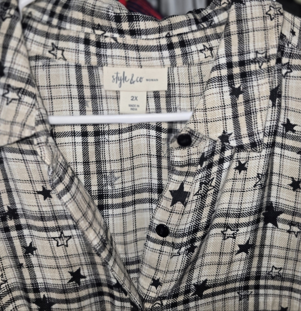 NWOT 2X Style & Co Womens Top 2X Plaid Star Long Sleeve Button Up Shirt Rayon - Picture 2 of 3